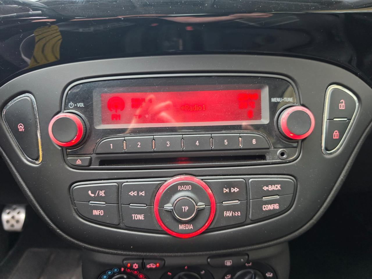 Opel Corsa 1.2 5 porte b-Color