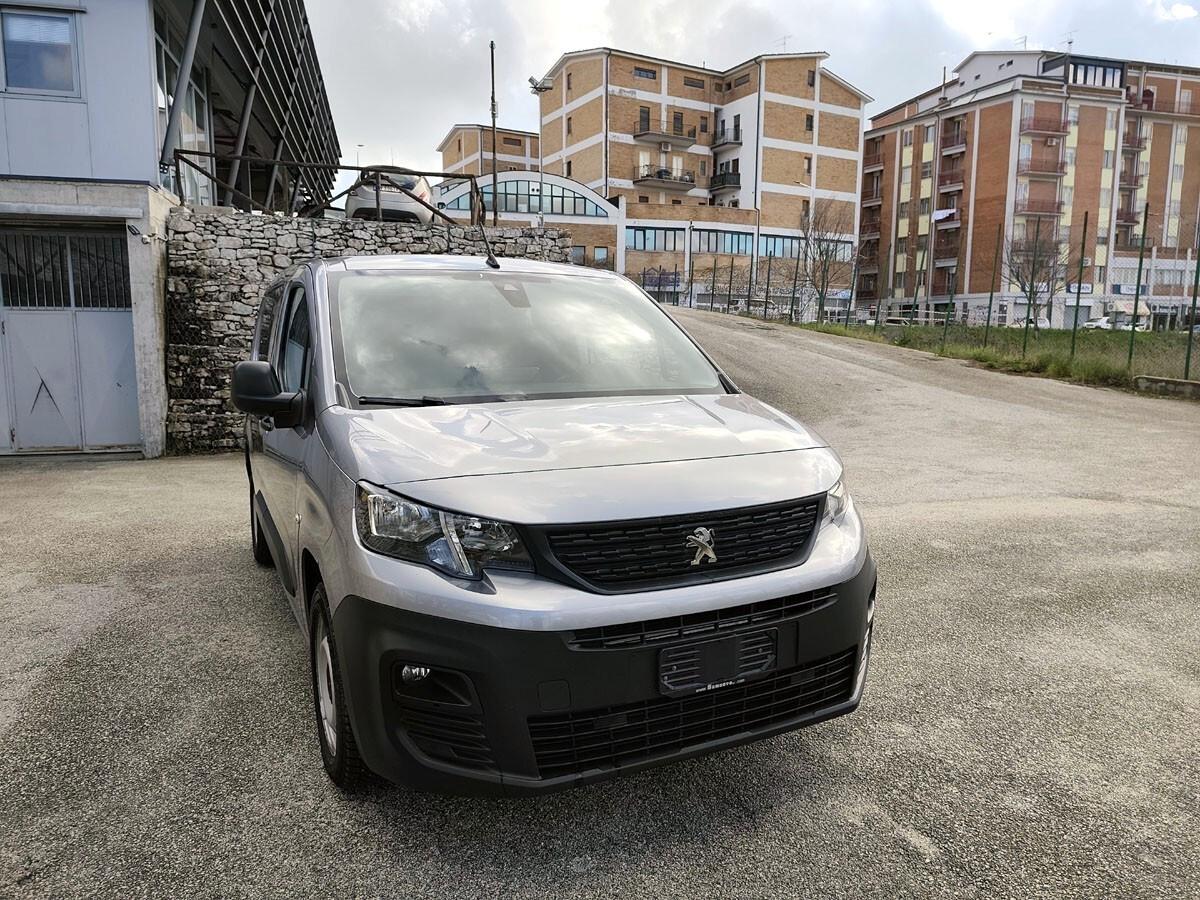 Peugeot Partner BlueHDi 130 L2 Navi, 2 Porte Laterali, Telecamera, FULL OPTIONAL!