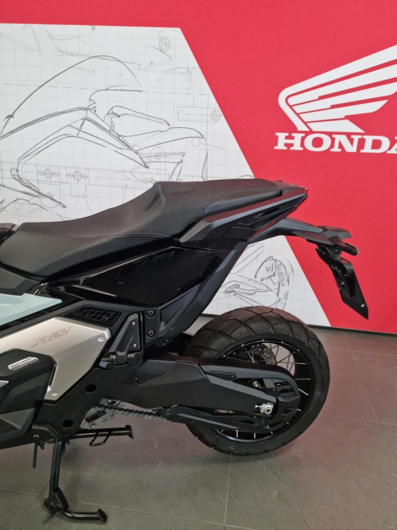HONDA X-ADV 750 - 2024- 9259 KM