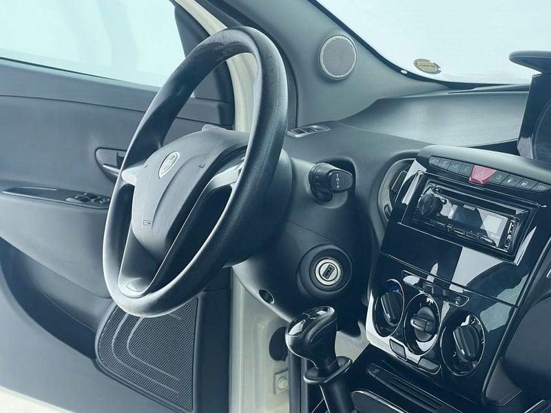 Lancia Ypsilon Ypsilon 0.9 Twinair 85 CV 5 porte Metano Ecochic Elefantino