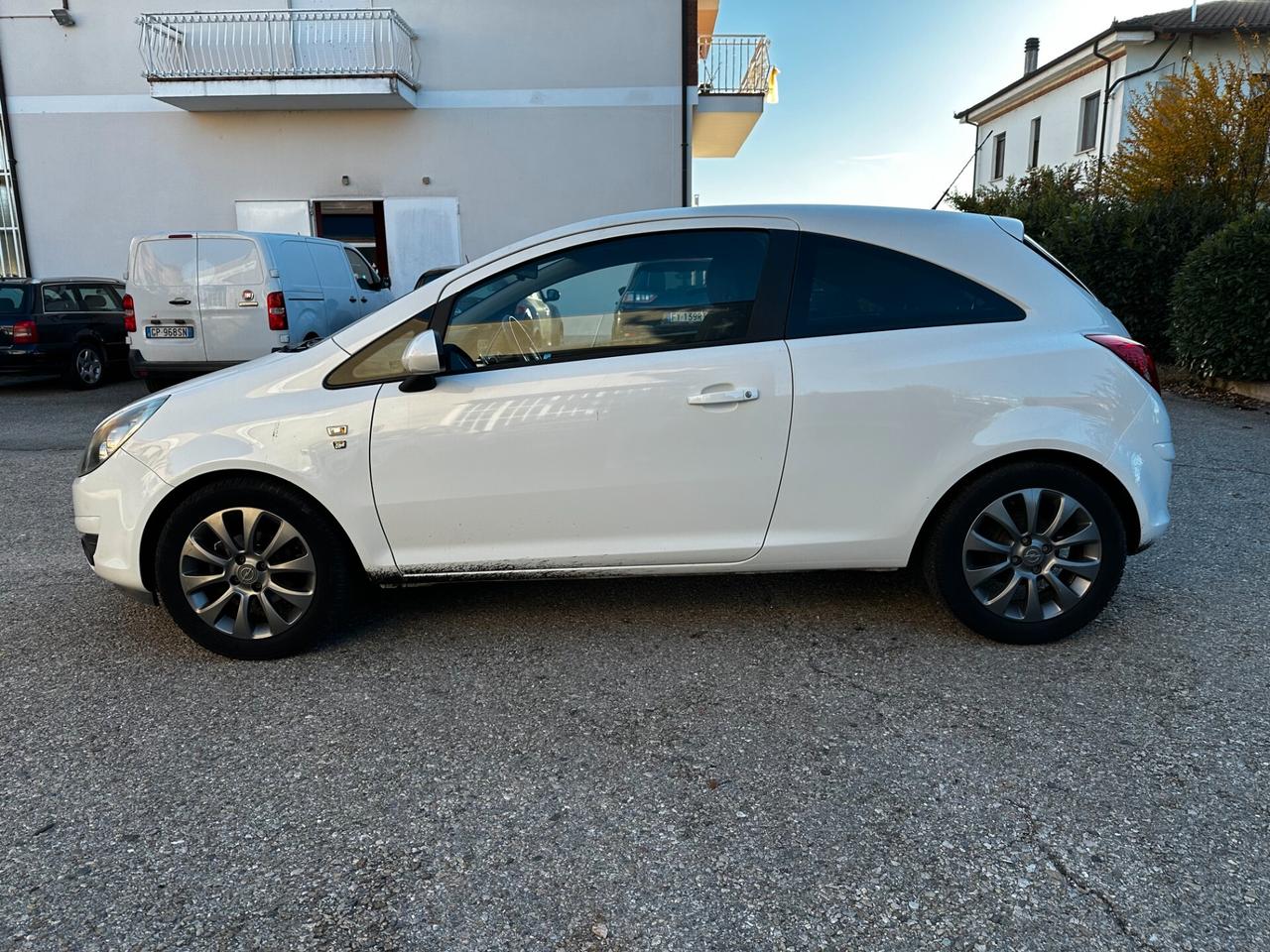 Opel Corsa 1.2 3 porte Club "NEOPATENTATI"