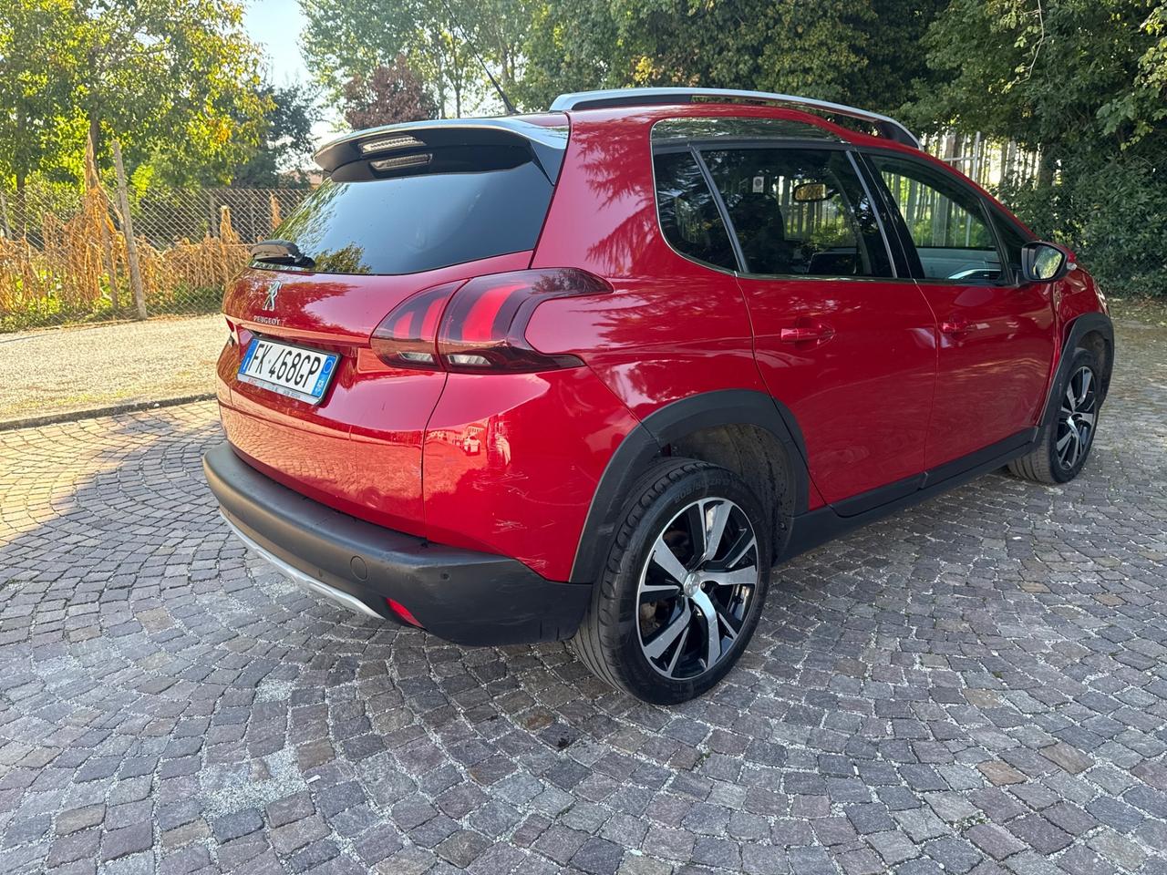 Peugeot 2008 BlueHDi 120 S&S Black Matt