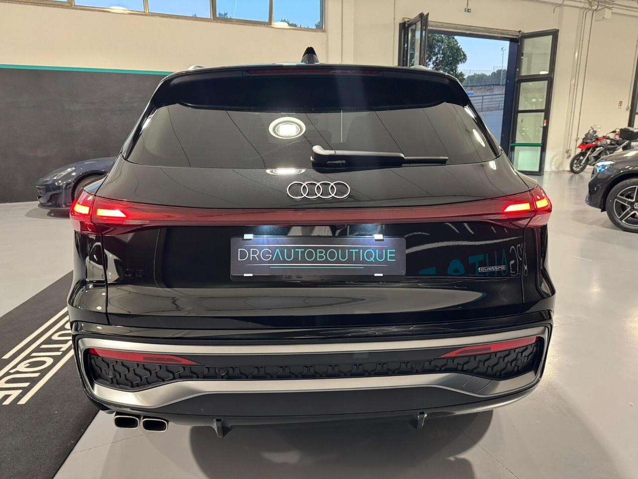 NEW Audi Q5 40 TDI quattro S tronic S line IVA ESP - NEW MODEL