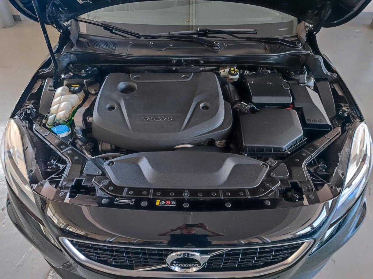 Volvo V40 D2 R-design