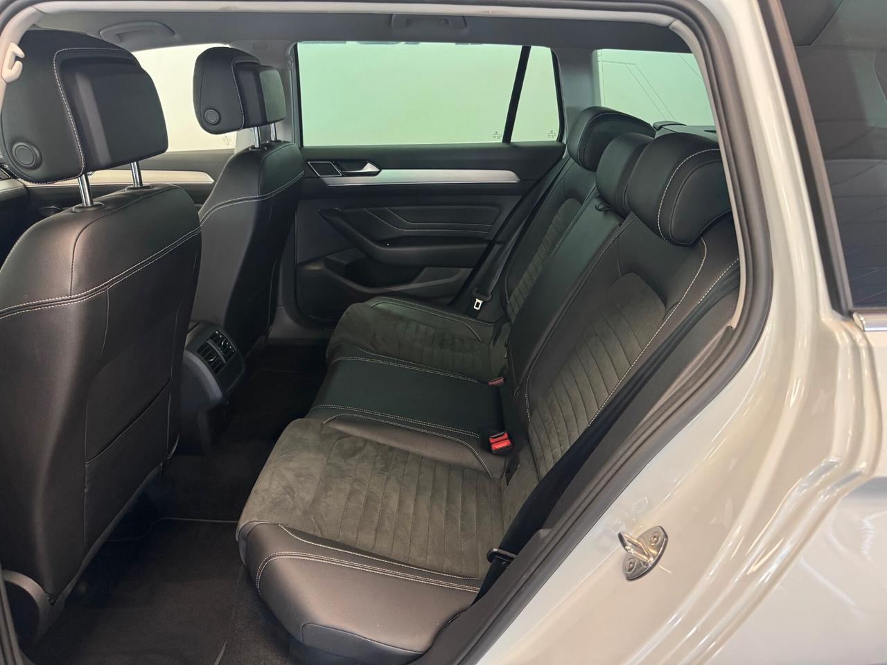 Volkswagen Passat Variant 2.0 TDI 200 CV 4MOTION DSG Executive