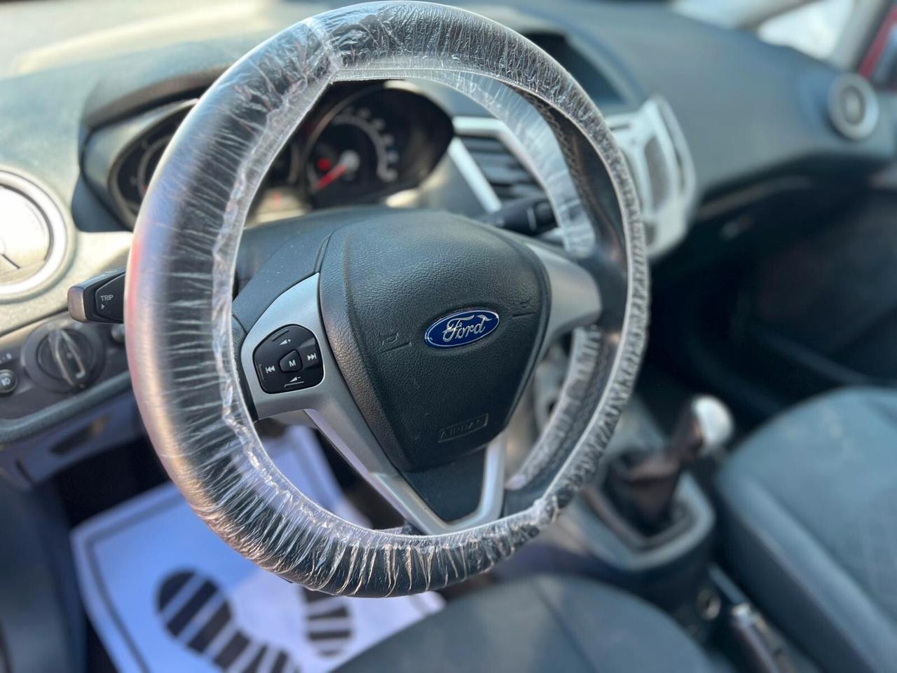 Ford Fiesta 1.4 TDCi 70CV 5 porte Titanium