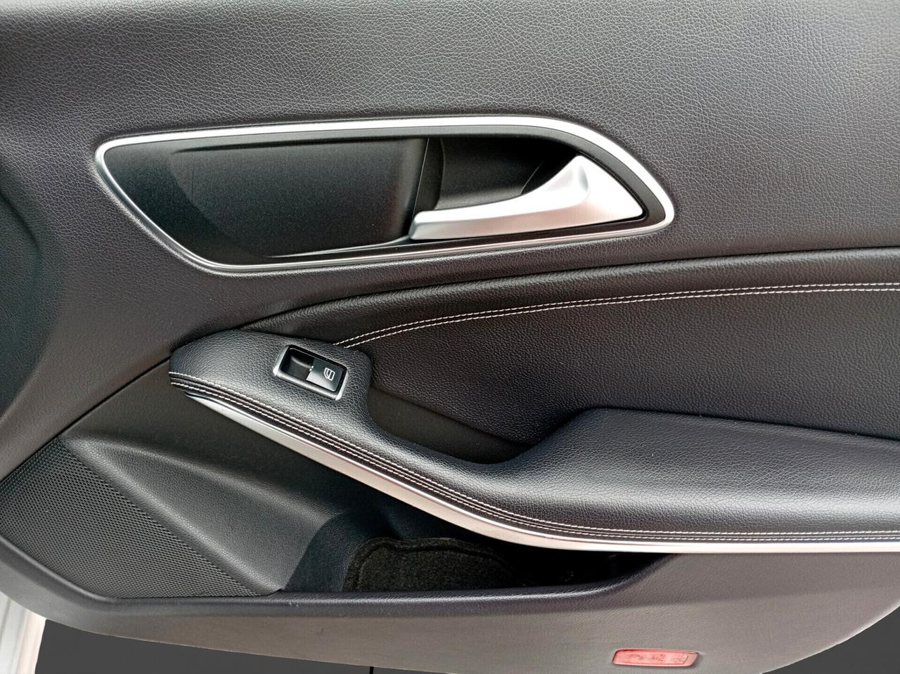 Mercedes-benz CLA 200 d S.W. Automatic SPORT RETROCAMERA