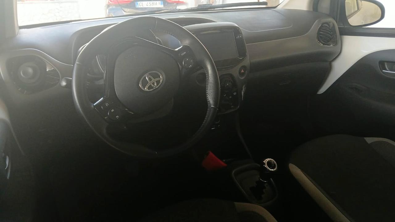 Toyota Aygo Connect 1.0 VVT-i 72 CV 5 porte x-clusiv MMT