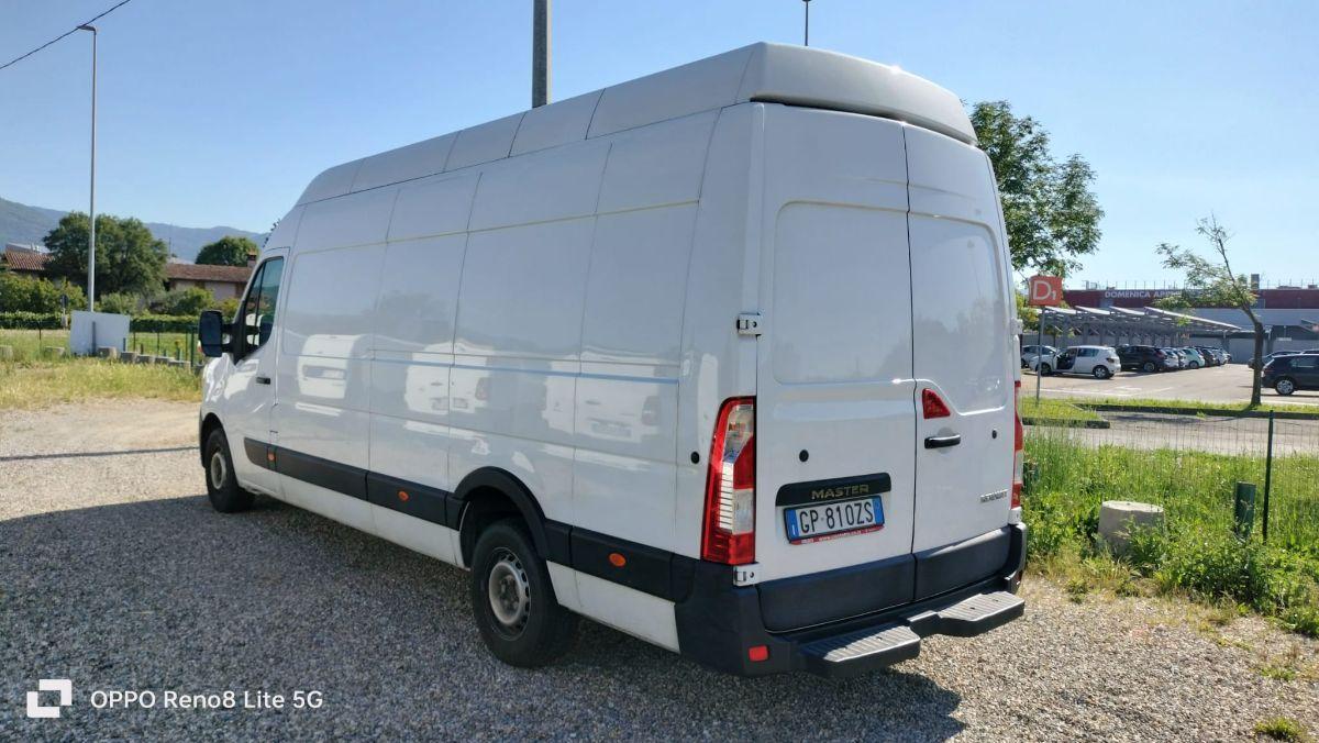 RENAULT master T35 2.3 L4H3 IVA COMPRESA
