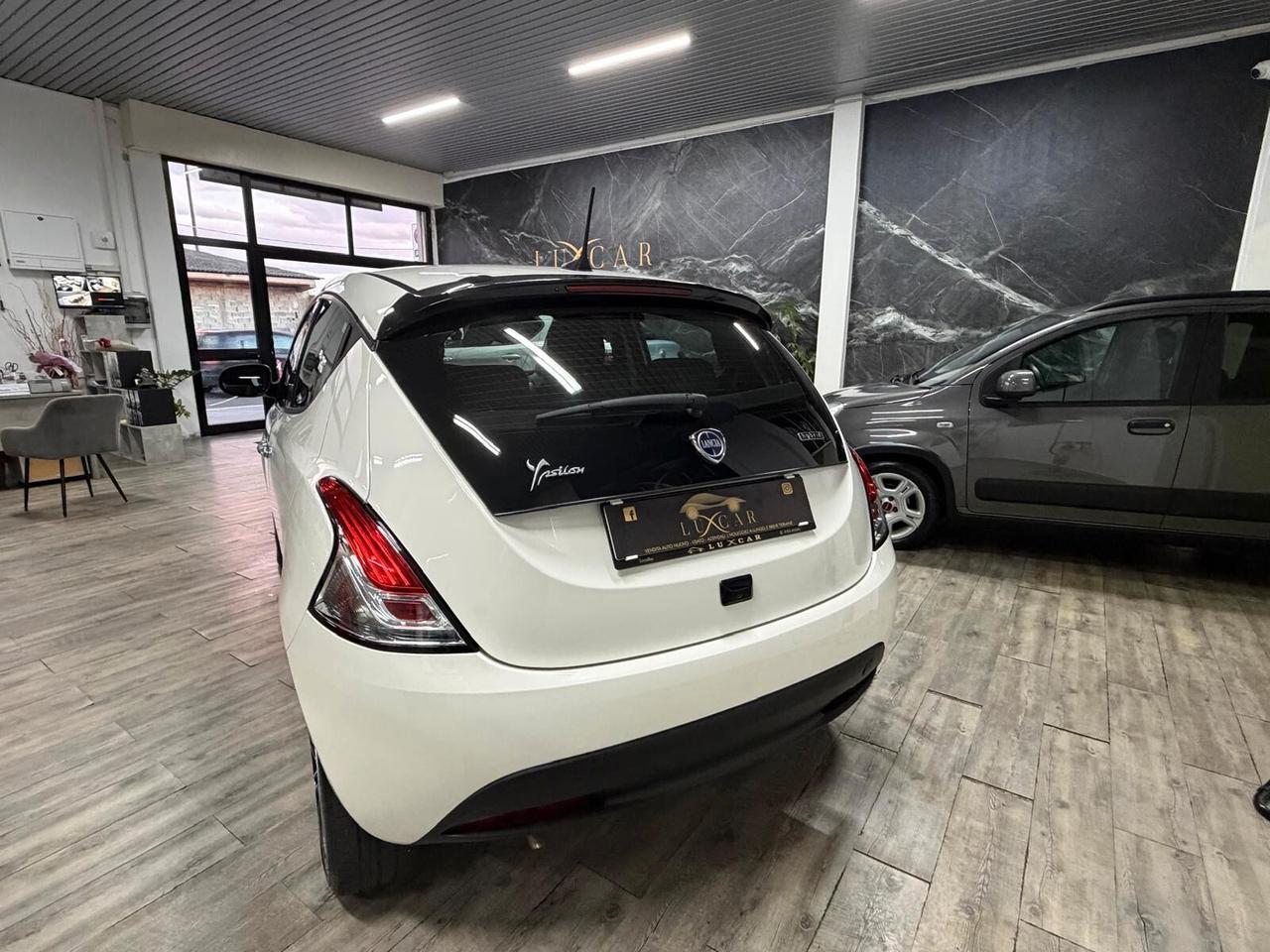 Lancia Ypsilon 1.0 FireFly 5 porte S&S Hybrid Gold