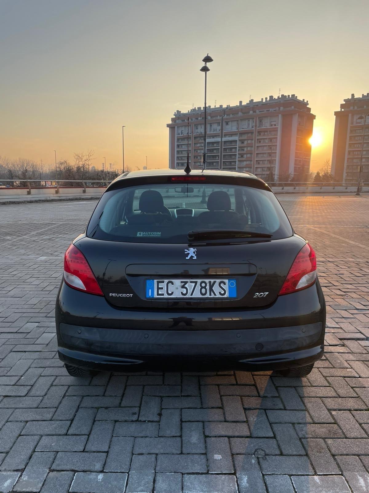Peugeot 207 1.4 8V 75CV 5p. X Line 12 MESI GARANZIA
