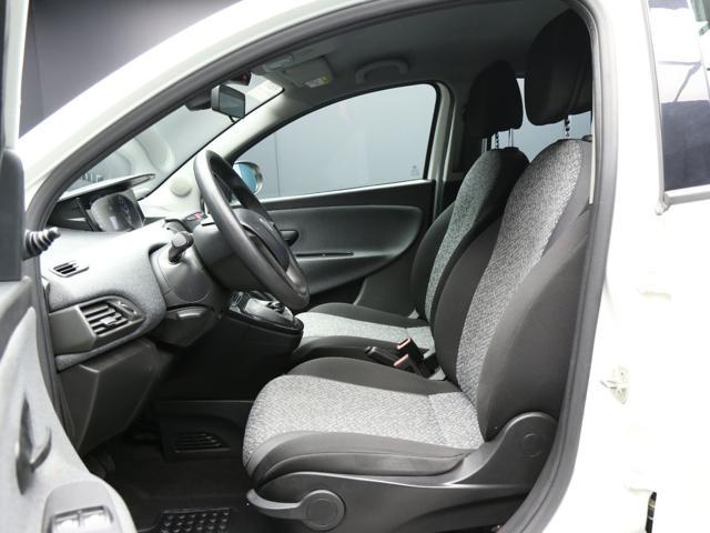 LANCIA Ypsilon 1.0 FireFly 5 porte S&S Hybrid Ecochic Silver