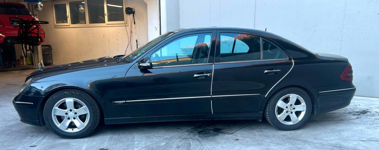 Mercedes E 320 TD CDI ELEGANCEBerlina