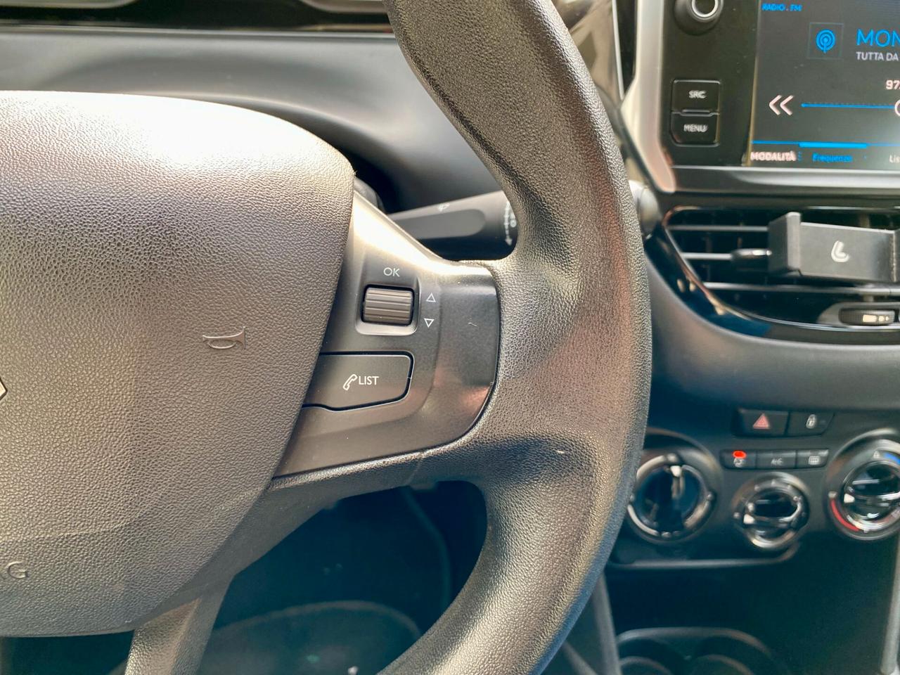 Peugeot 208 5p 1.2 puretech Active 82cv Distribuzione fatta!