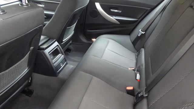 BMW 320 d xDrive Touring Business Advantage