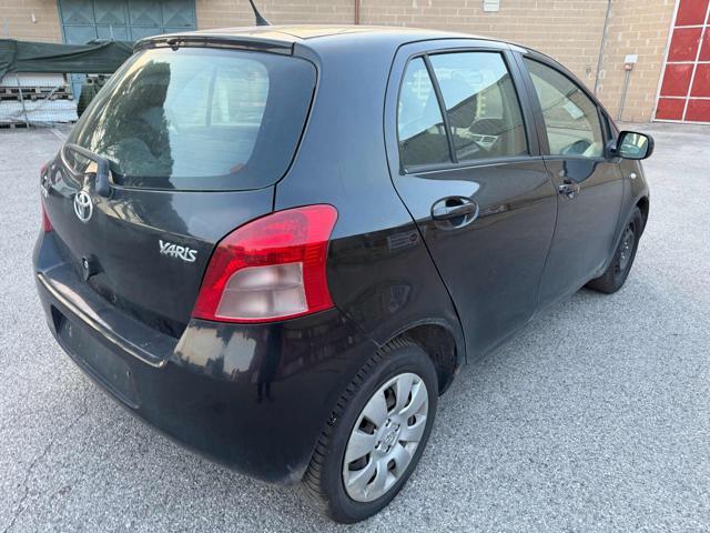 TOYOTA Yaris 1.0 5p Sol senza nessun lavoro da fare