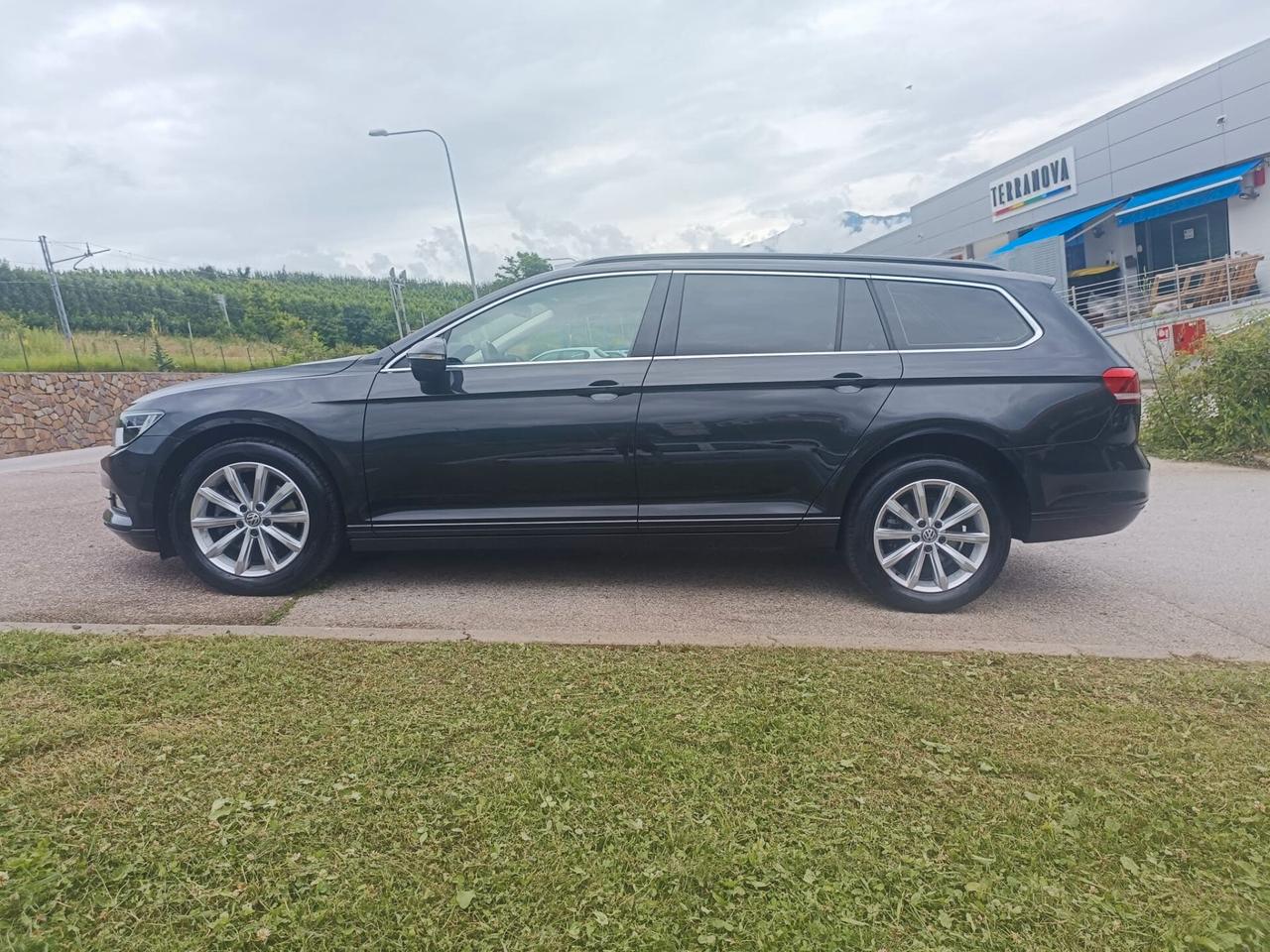 Volkswagen Passat Variant 1.6 TDI SCR DSG Business BMT