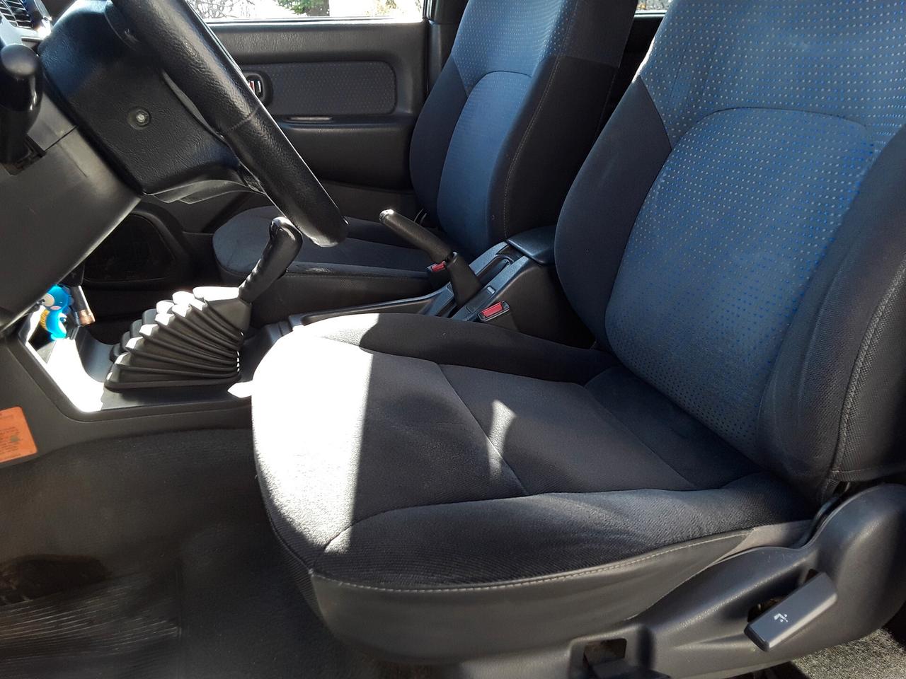 Mitsubishi L200 2.5 TDI 4WD Club Cab Pick-up GLS