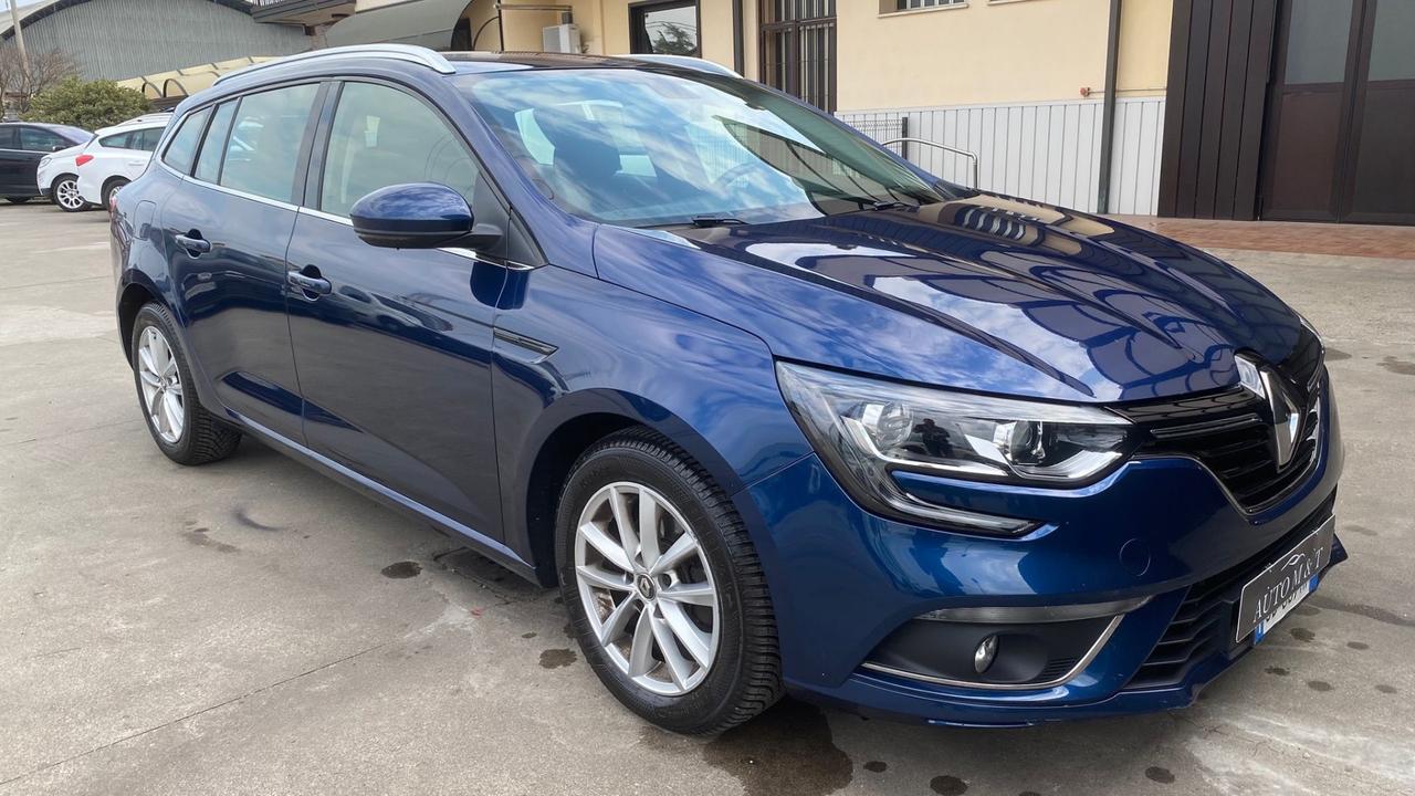 Renault Megane Mégane Sporter Blue dCi 115 CV EDC autocarro