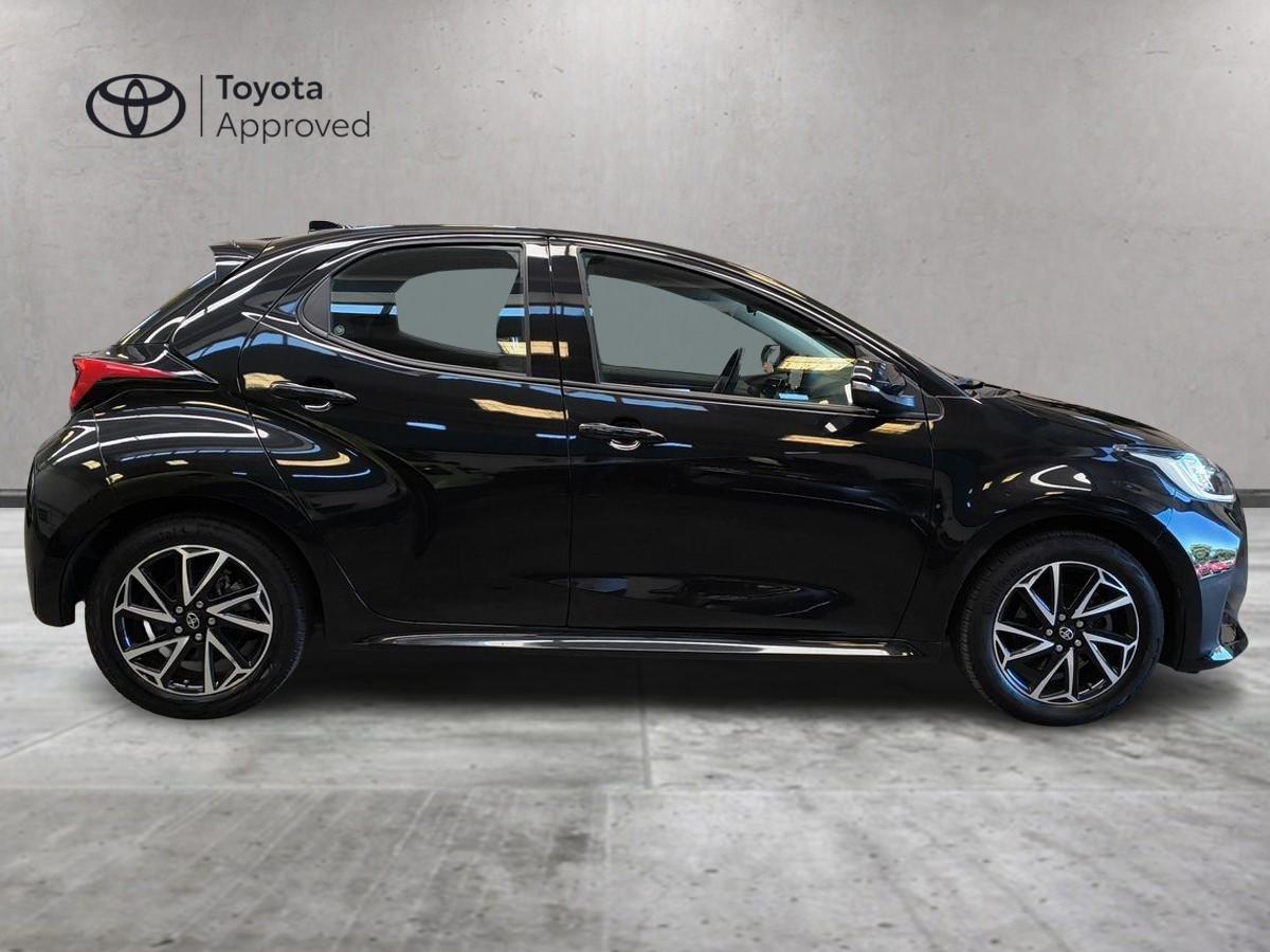 TOYOTA Yaris 4ª serie - Yaris 1.5 Hybrid 5 porte Trend