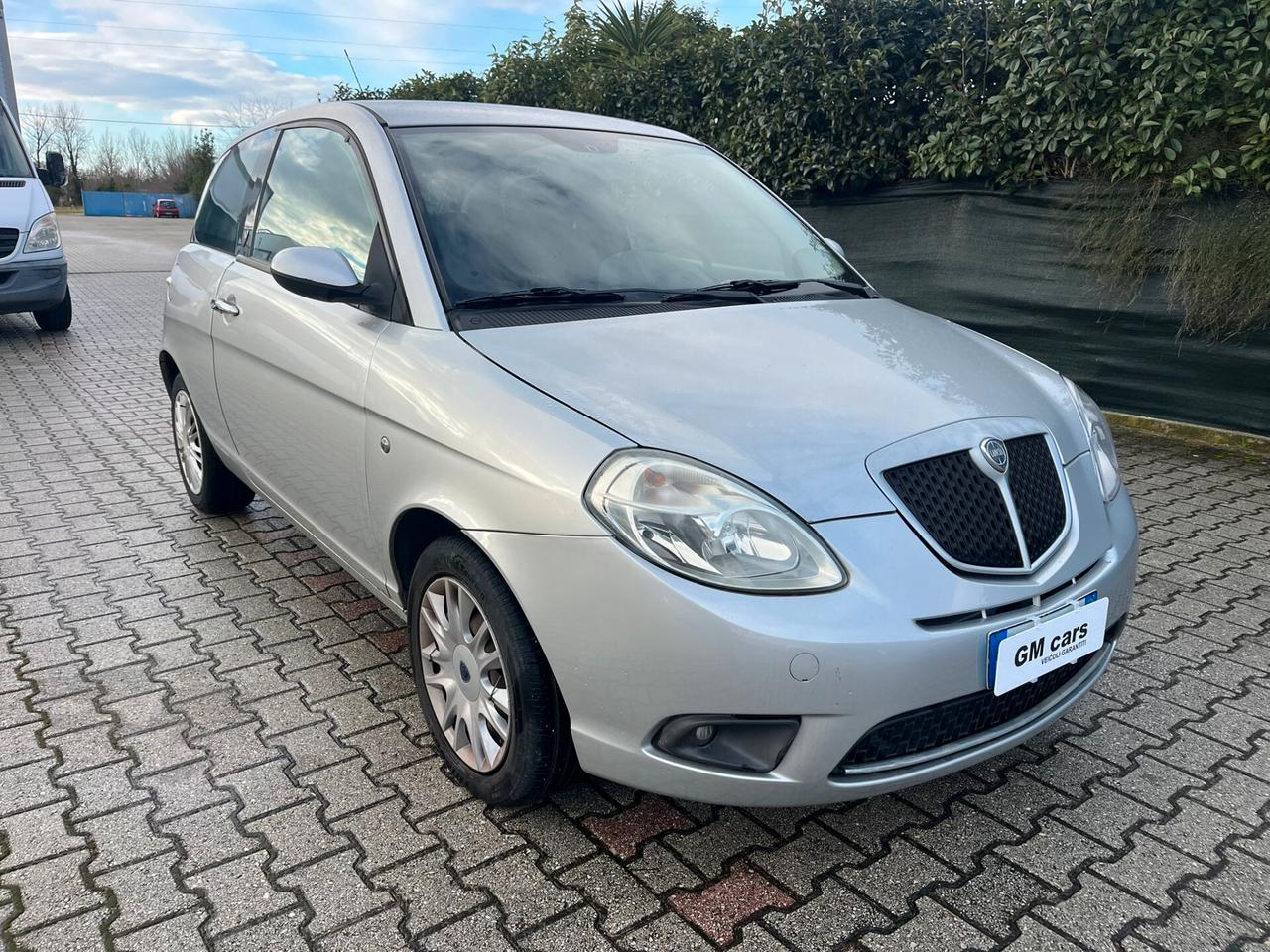 Lancia Ypsilon 1.2 Versus