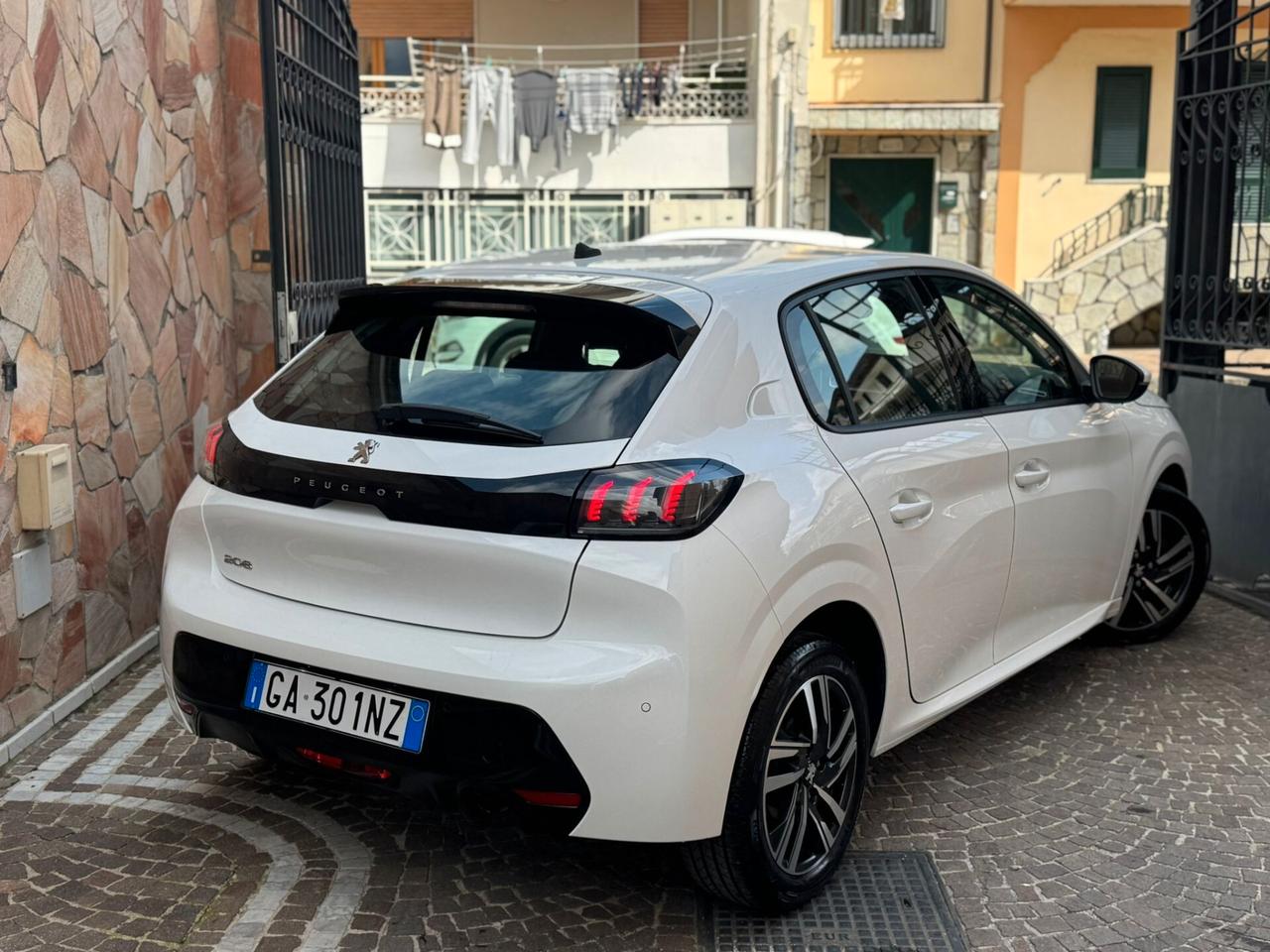 Peugeot 208 BlueHDi 100 Stop&Start 5 porte Allure Navi Pack