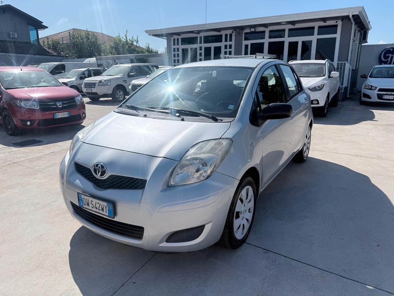 Toyota Yaris 1.0 5 porte Luxury pack