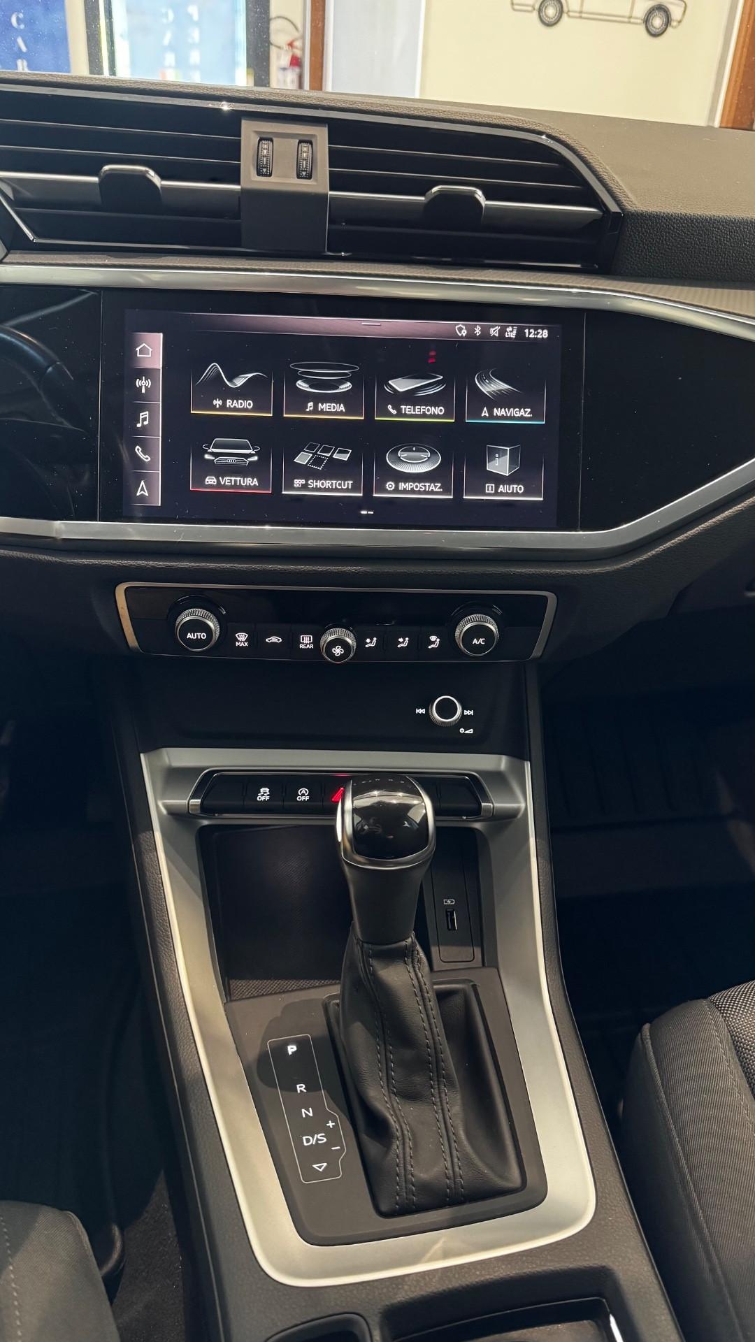 Audi Q3 35 TDI S tronic Business Advanced