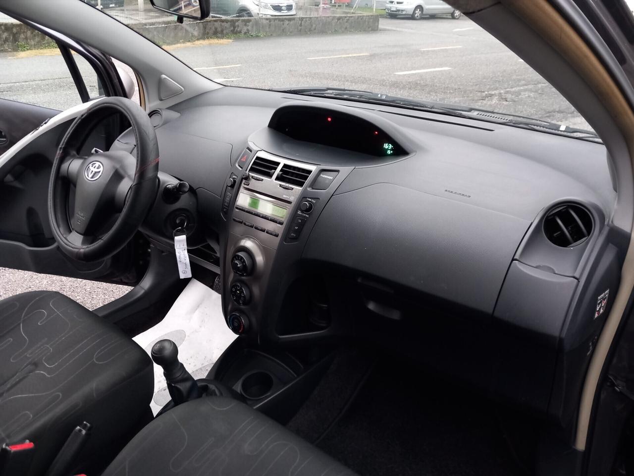 Toyota Yaris 1.0 5 porte Sol