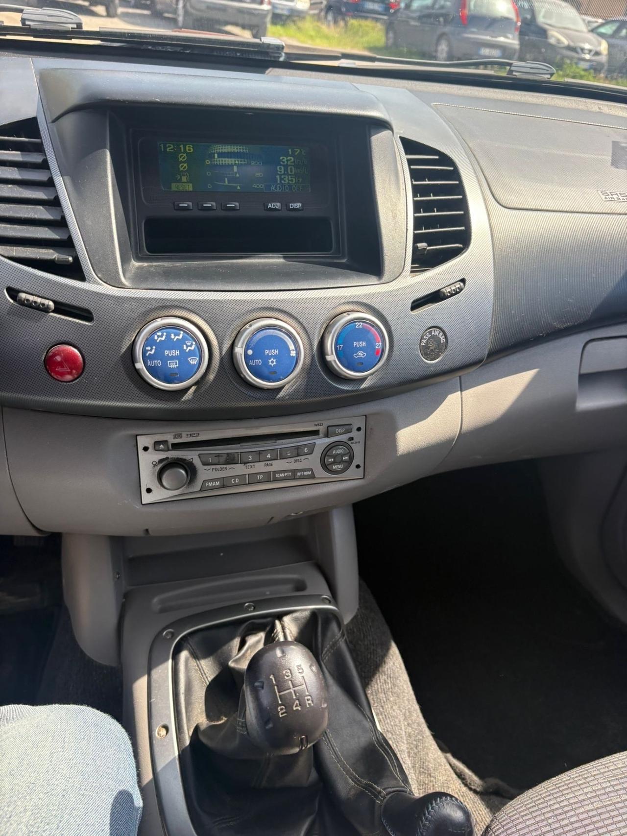 Mitsubishi L200