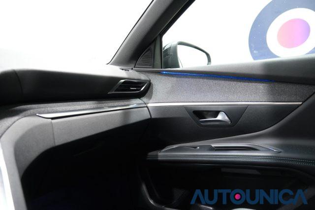 PEUGEOT 3008 HYBRID4 300 E-EAT8 ALLURE PACK