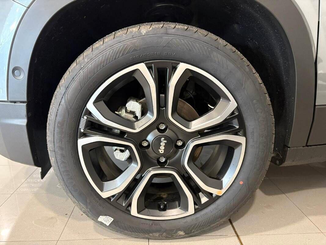 Jeep Avenger E-hybr.mhev Summit fwd 110cv edct6