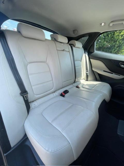 Jaguar F-Pace 3.0 D V6 300 CV AWD aut. R-Sport