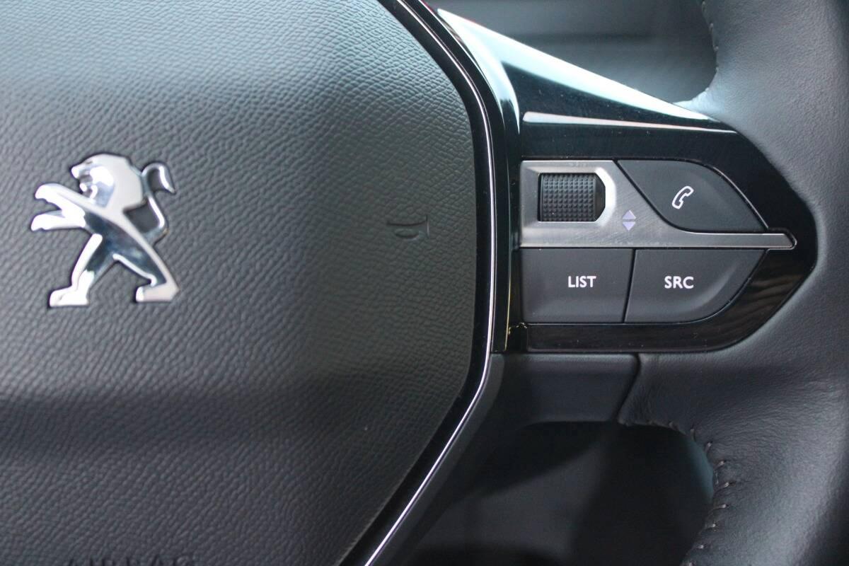 Peugeot 2008 1.2 puretech Active s&s 100cv con CarPlay