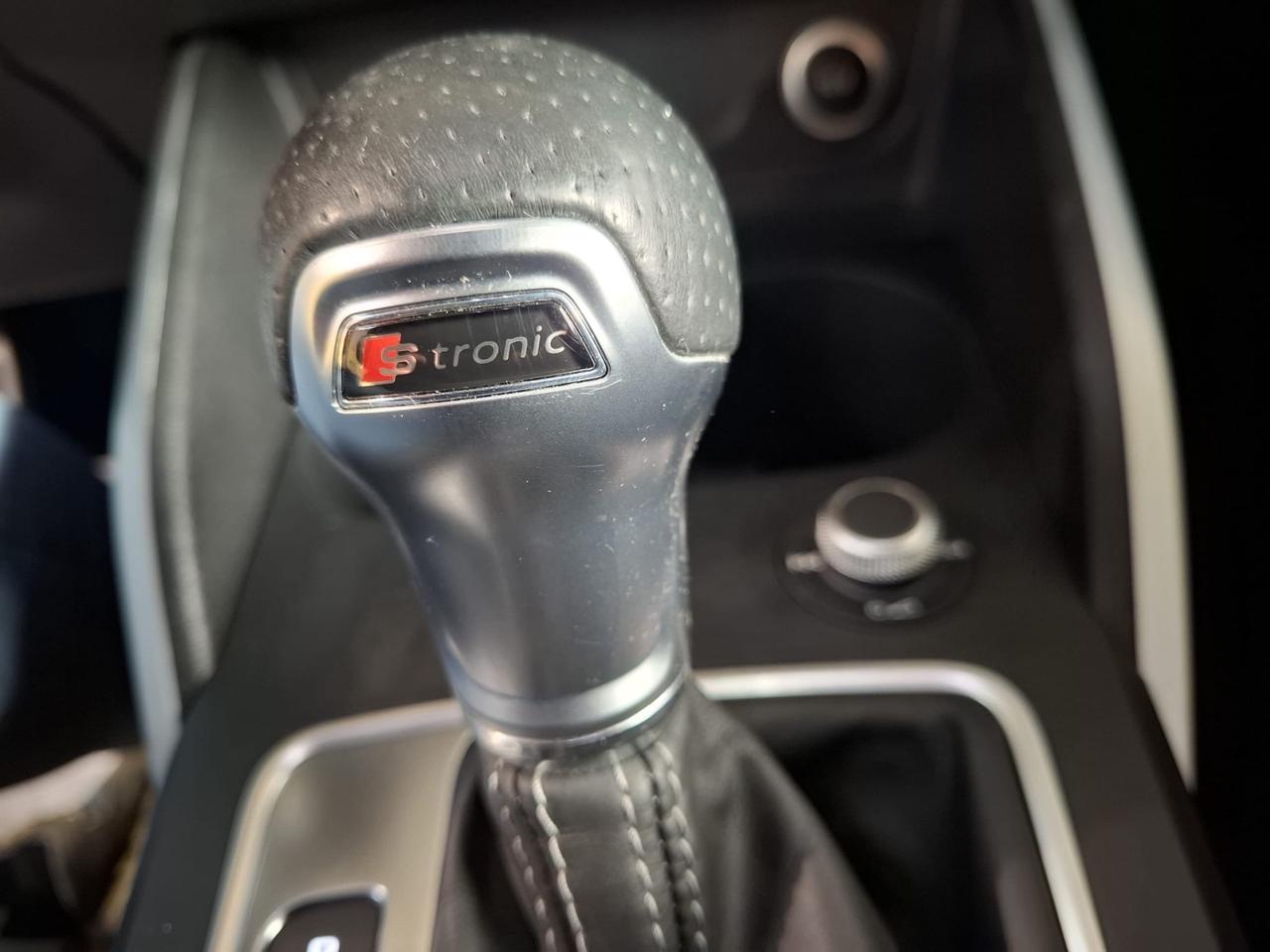 Audi Q2 30 TDI S tronic Identity Black full optional