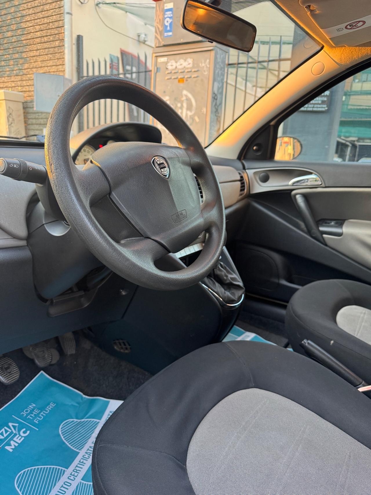 Lancia Ypsilon 1.2 60 cv Argento