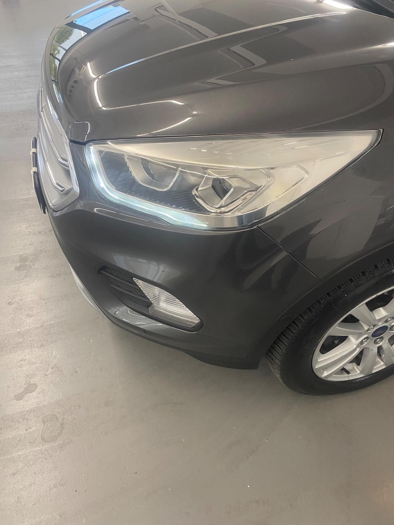 Ford Kuga 1.5 TDCI 120 CV S&S 2WD Powershift Titanium