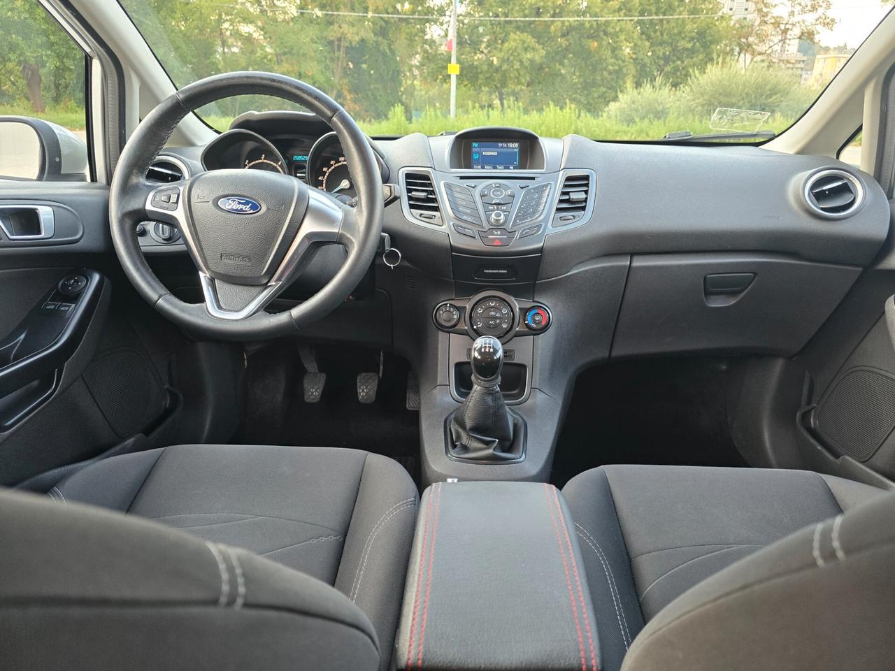 Ford Fiesta 1.5 TDCi 75CV 3 porte Black & White Edition