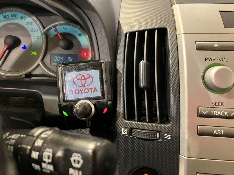 Toyota Corolla Corolla Verso 2.2 d-4d Sol 136cv N1 5p.ti Autocarro