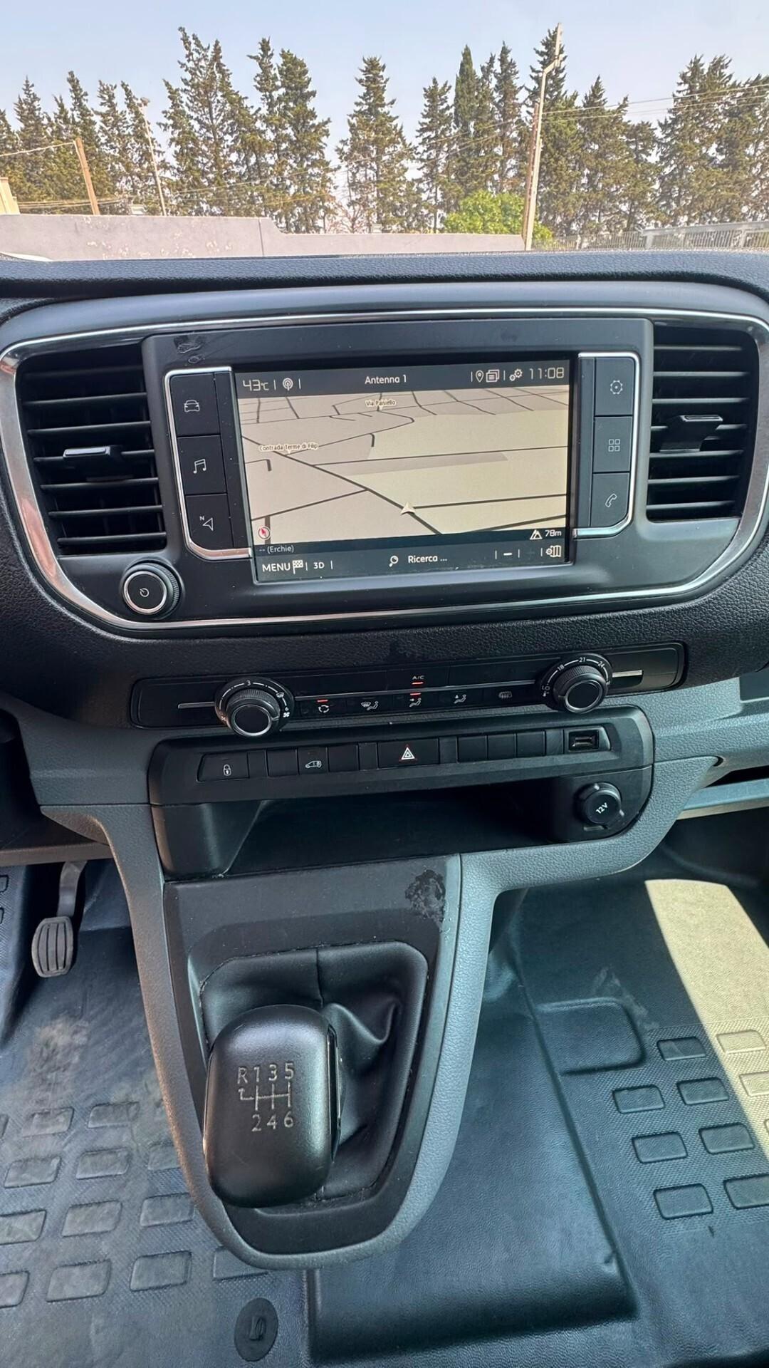 Fiat Scudo 2.0BlHDi 145CV Furgon Lounge navi retro