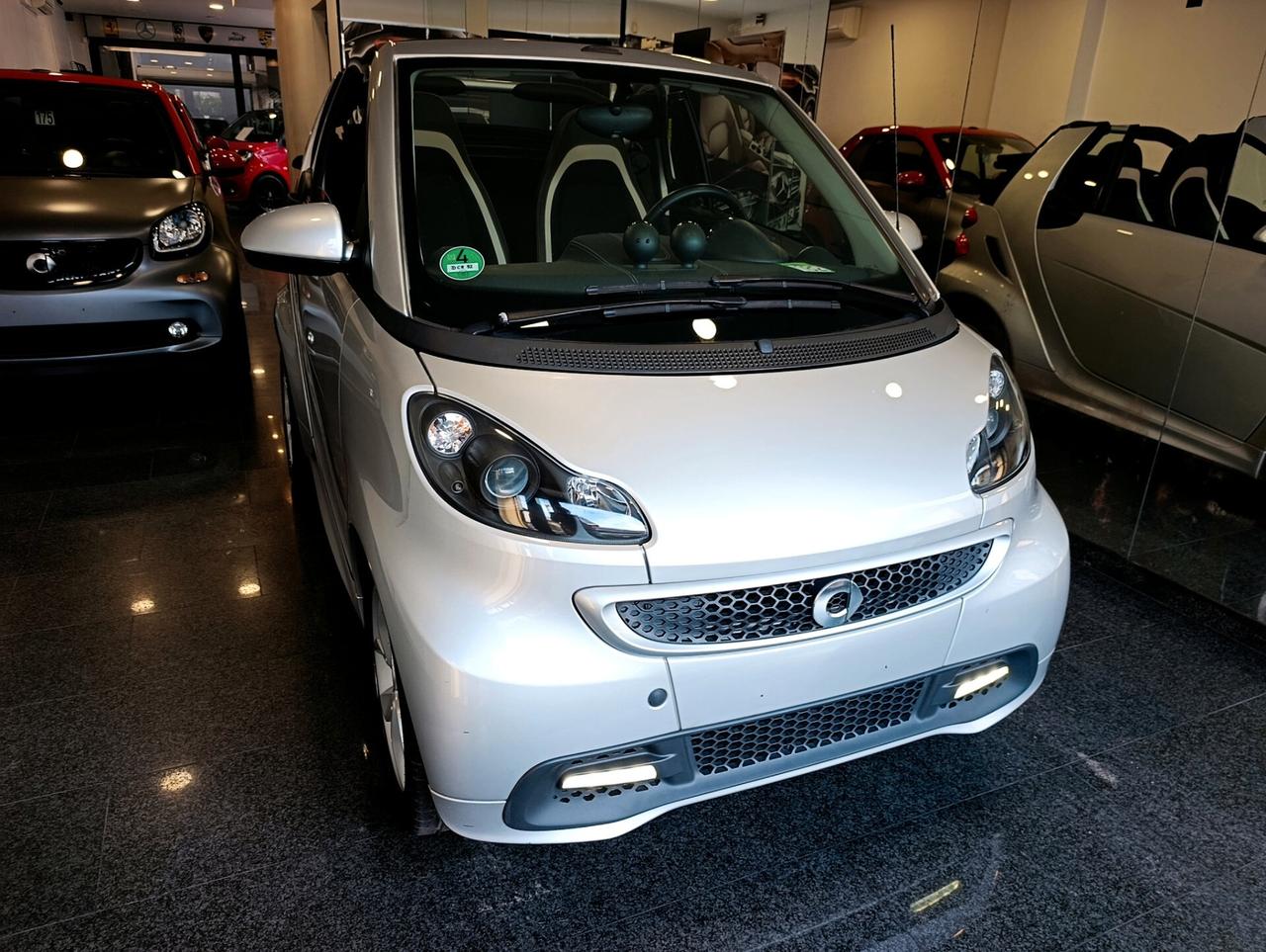 Smart ForTwo 1000 52 kW MHD cabrio passion