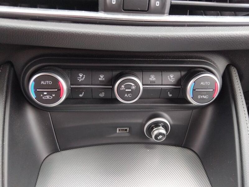 Alfa Romeo Stelvio 2023 2.2 t Veloce Q4 210cv auto
