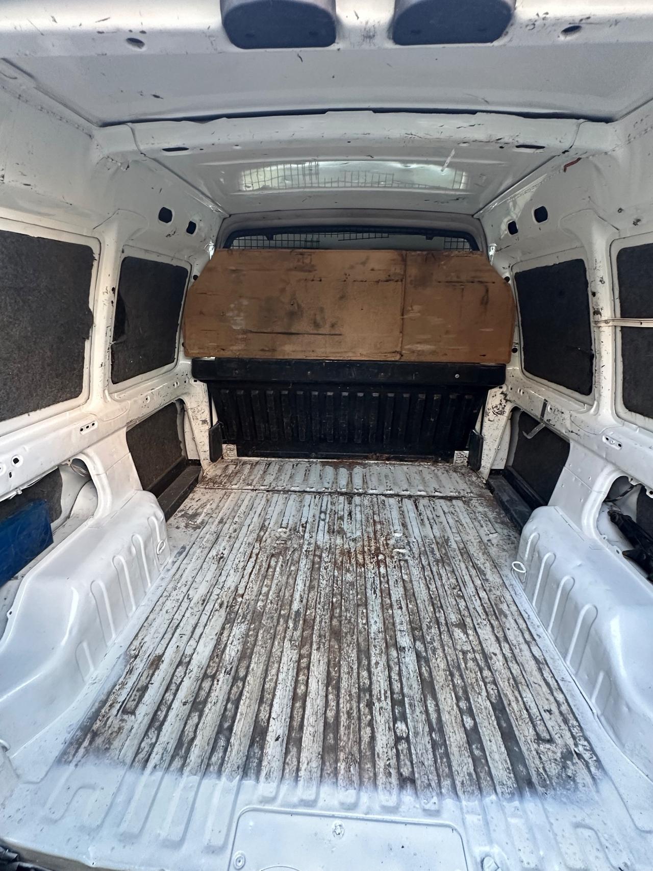 Peugeot Ranch 2.0 HDi 5p. XT