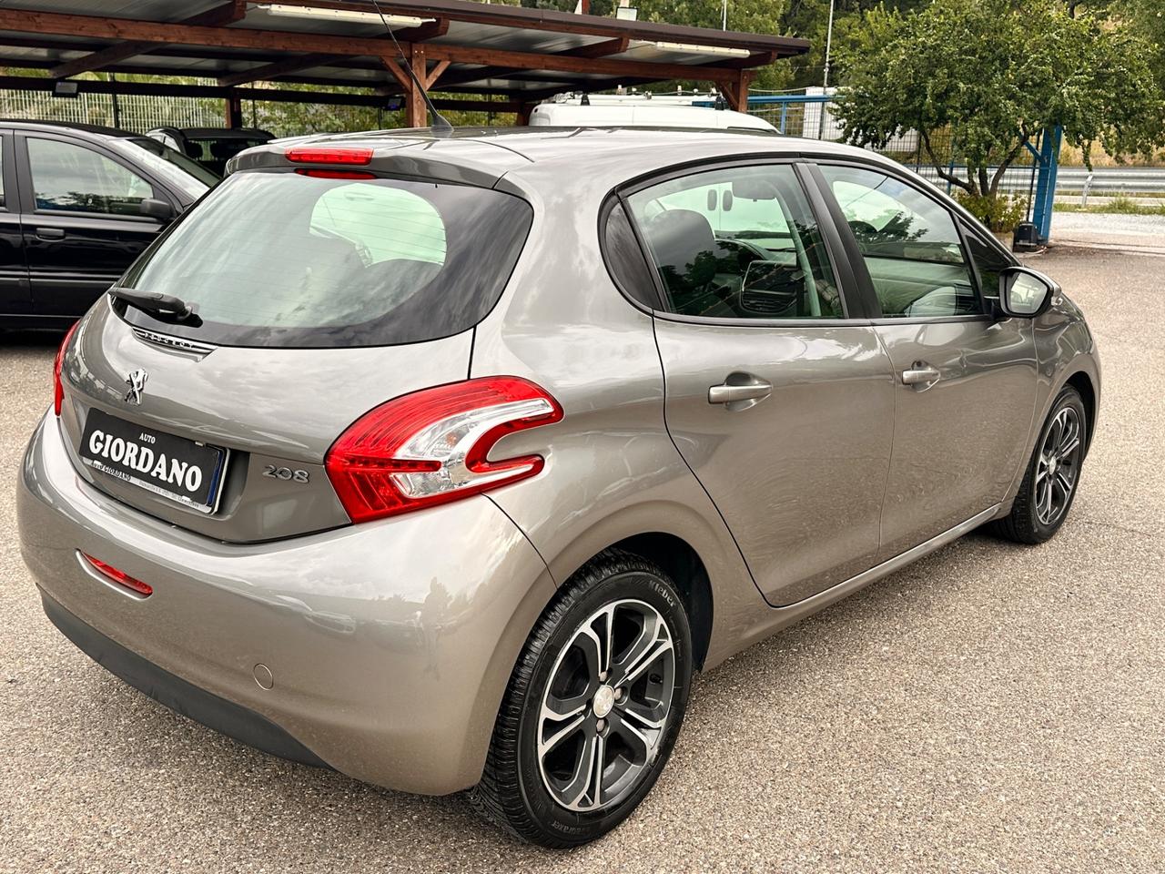 Peugeot 208 1.4 HDi 68 CV 5 porte Allure