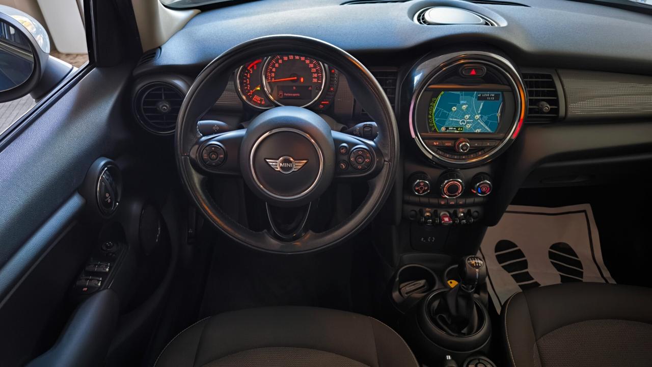 Mini 1.5 Cooper D Business 5 porte