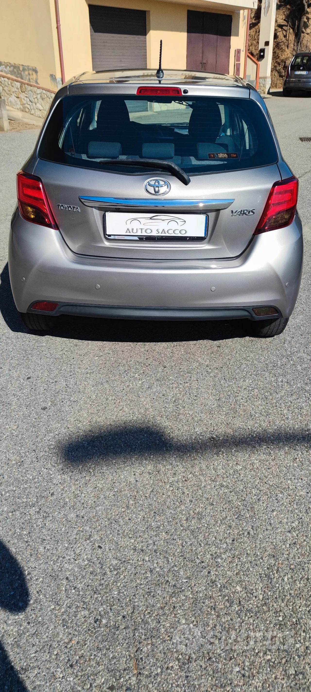 Toyota Yaris 1.0 Lounge