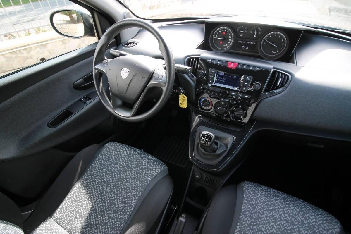 Lancia Ypsilon 1.0 5p Hybrid Silver |2022