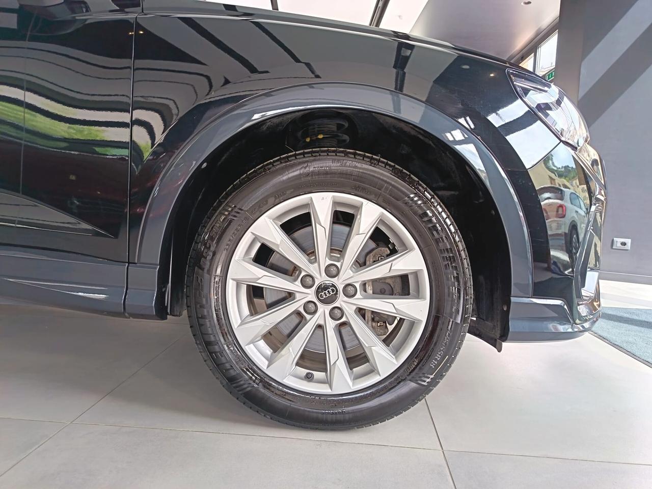 Audi Q3 SPB 45 TFSI e S tronic Business Plus