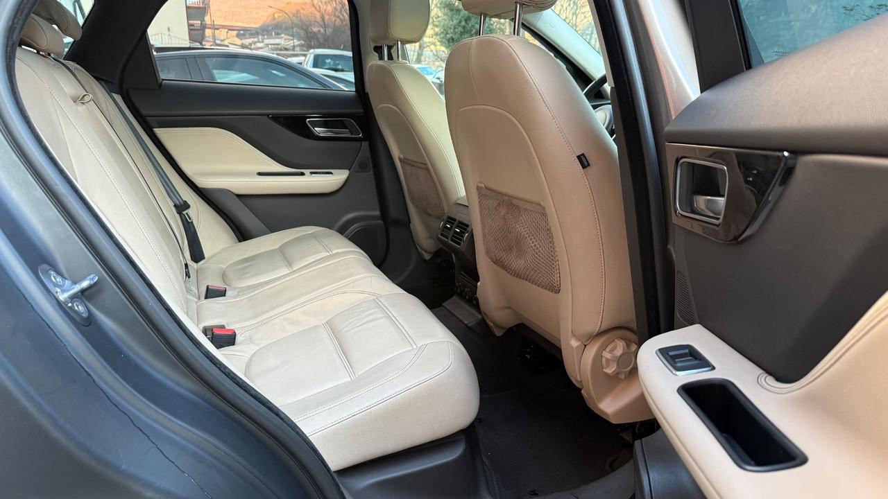 Jaguar F-Pace 2.0 D 180 CV AWD aut. Prestige