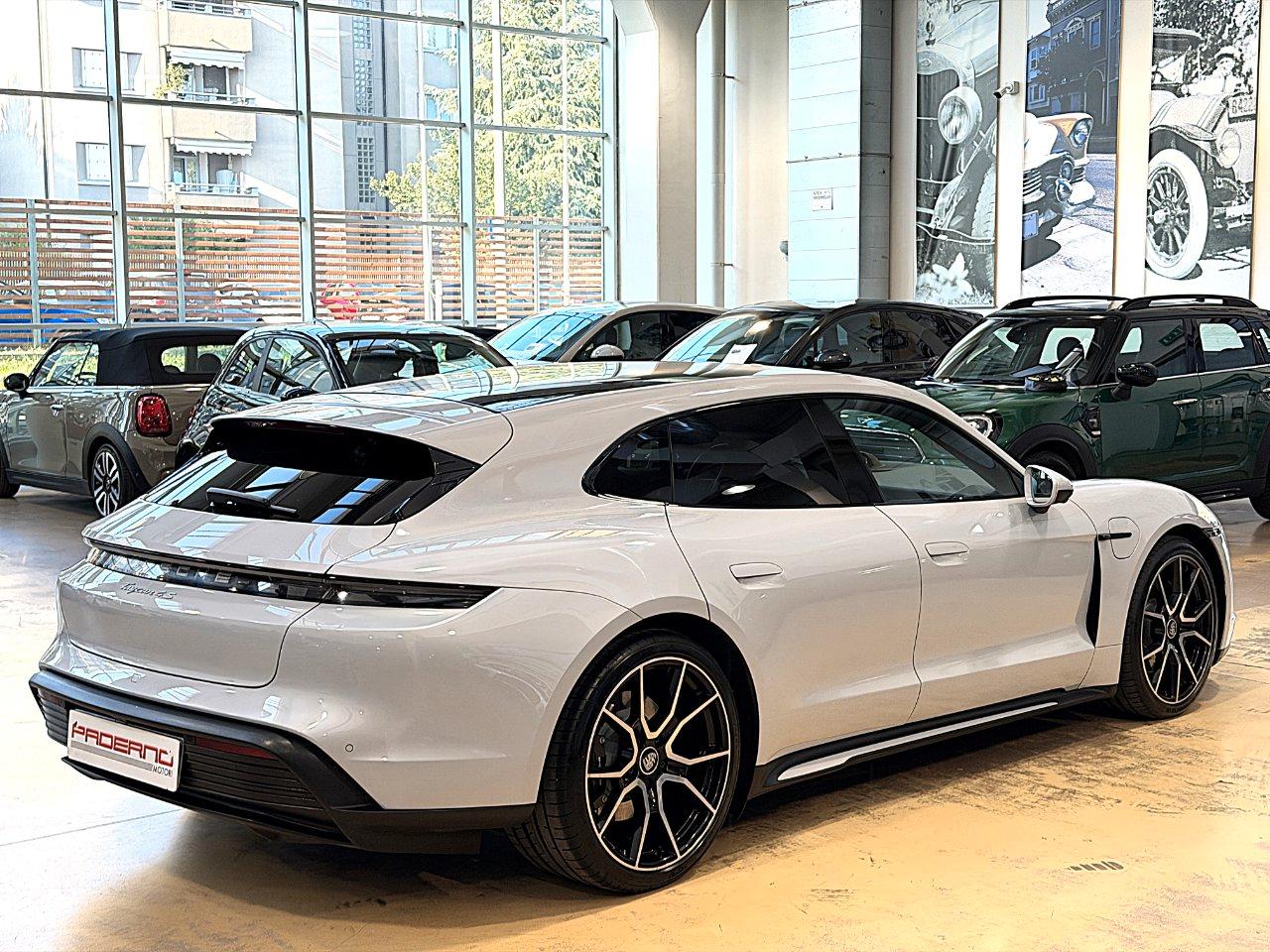 Porsche Taycan Sport Turismo 4S 5p.ti-21"-Tetto pan-Bose-Pelle totale-FULL